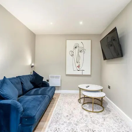 3br 2bath Directors - ليدز