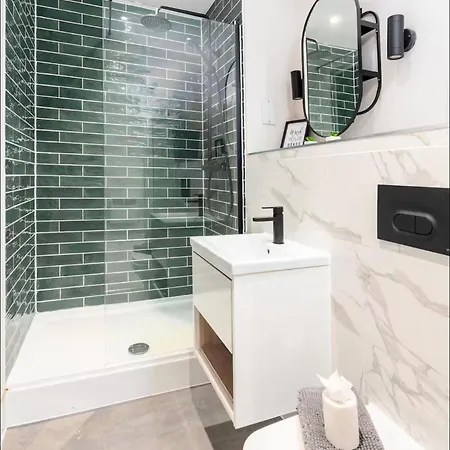 3br 2bath Directors - *